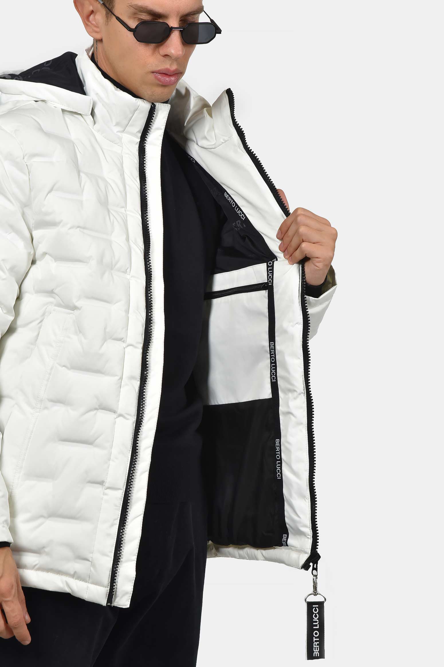 ανδρικό-καπιτονέ-μπουφάν-με-αποσπώμενη-κουκούλα