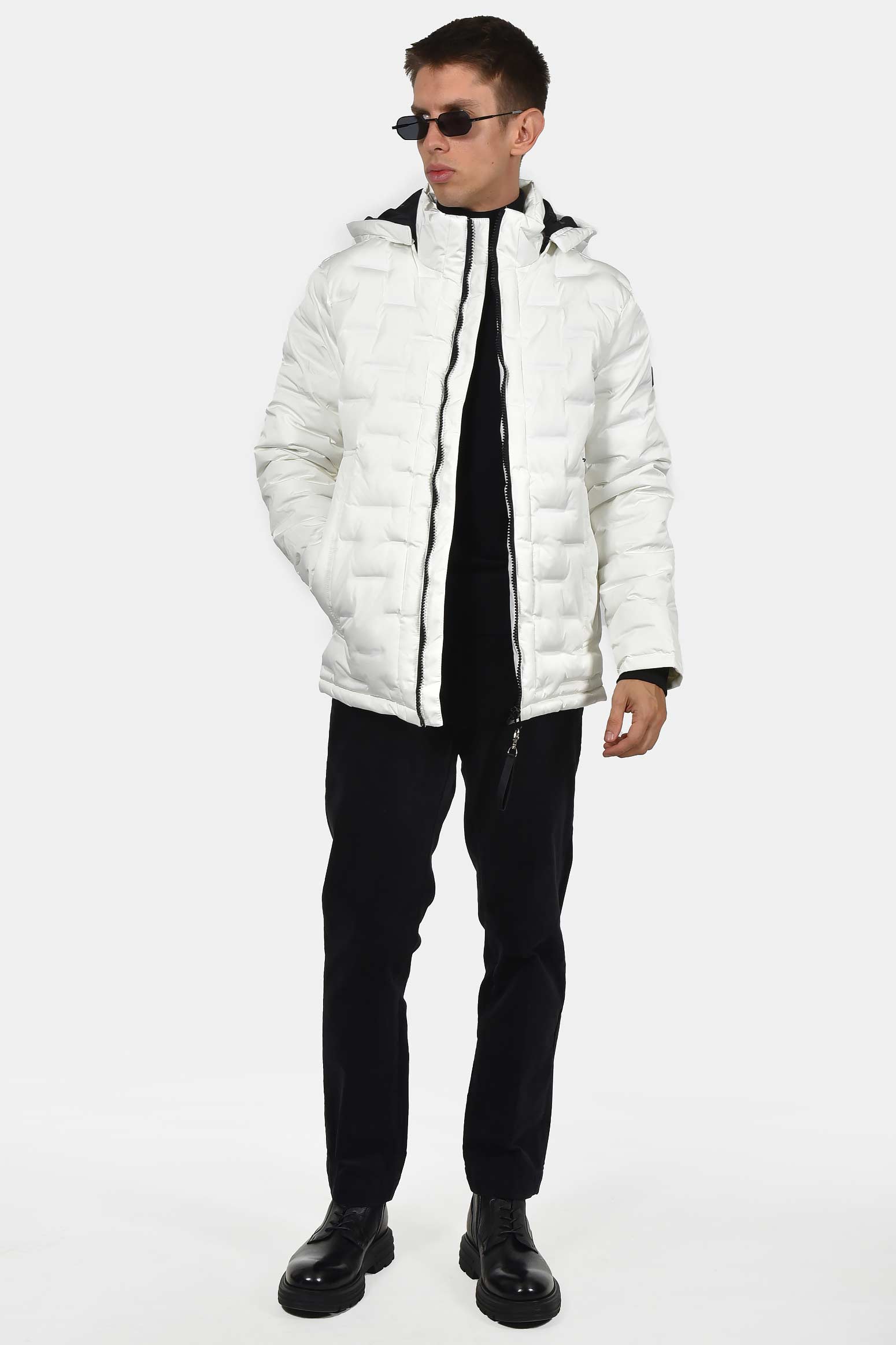 ανδρικό-καπιτονέ-μπουφάν-με-αποσπώμενη-κουκούλα