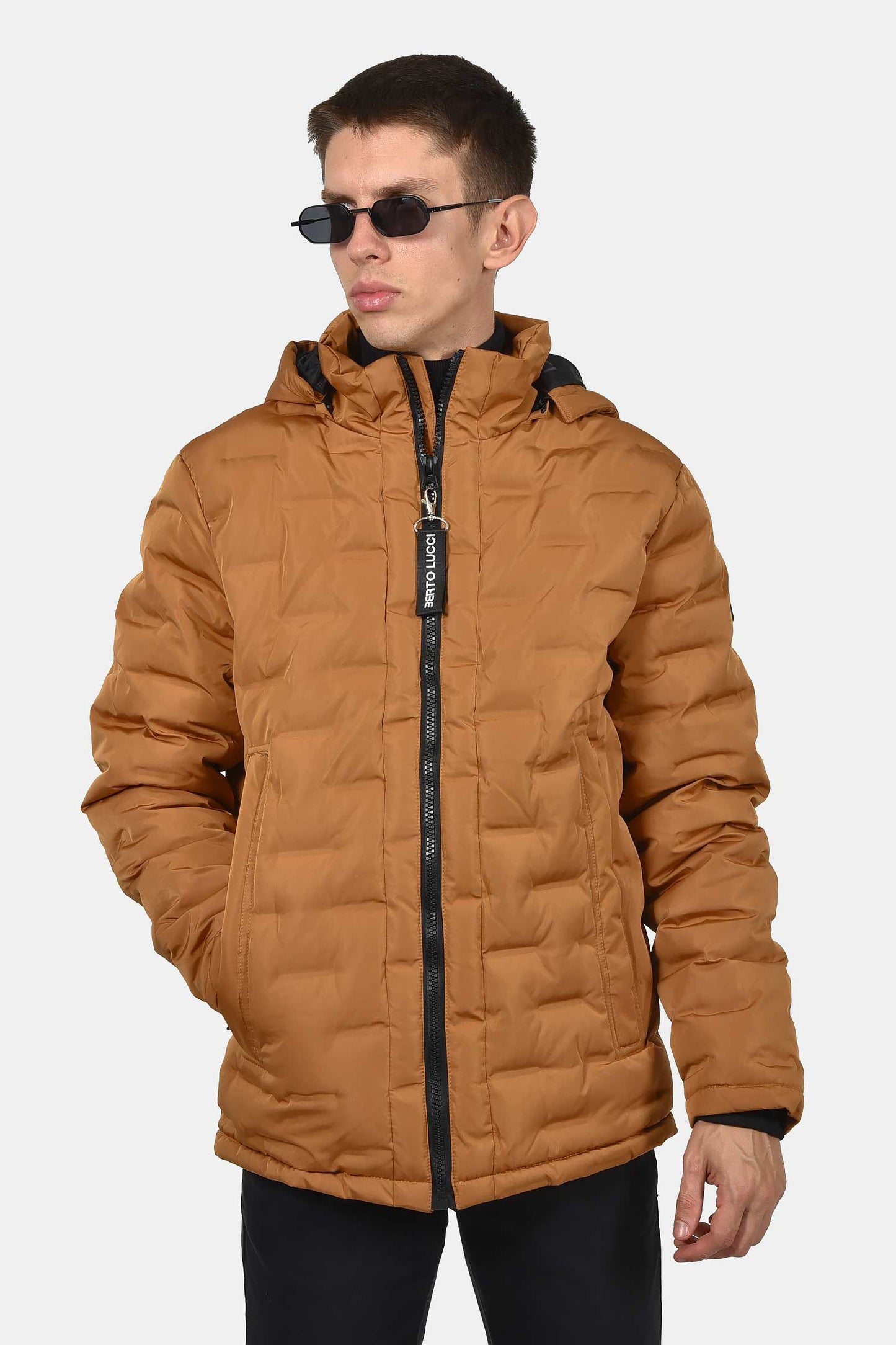 ανδρικό-καπιτονέ-μπουφάν-με-αποσπώμενη-κουκούλα