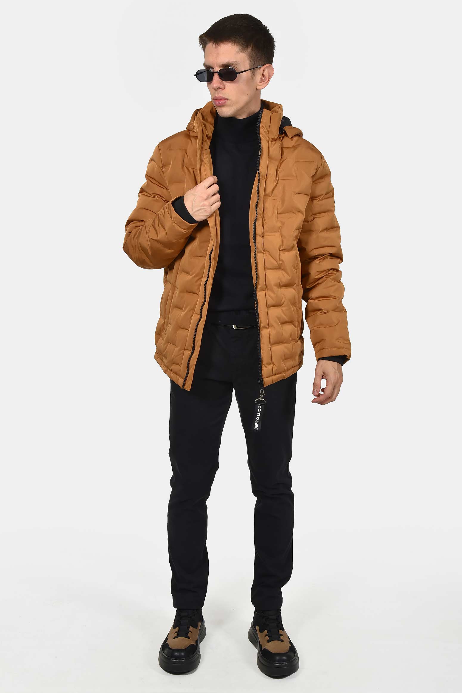 ανδρικό-καπιτονέ-μπουφάν-με-αποσπώμενη-κουκούλα