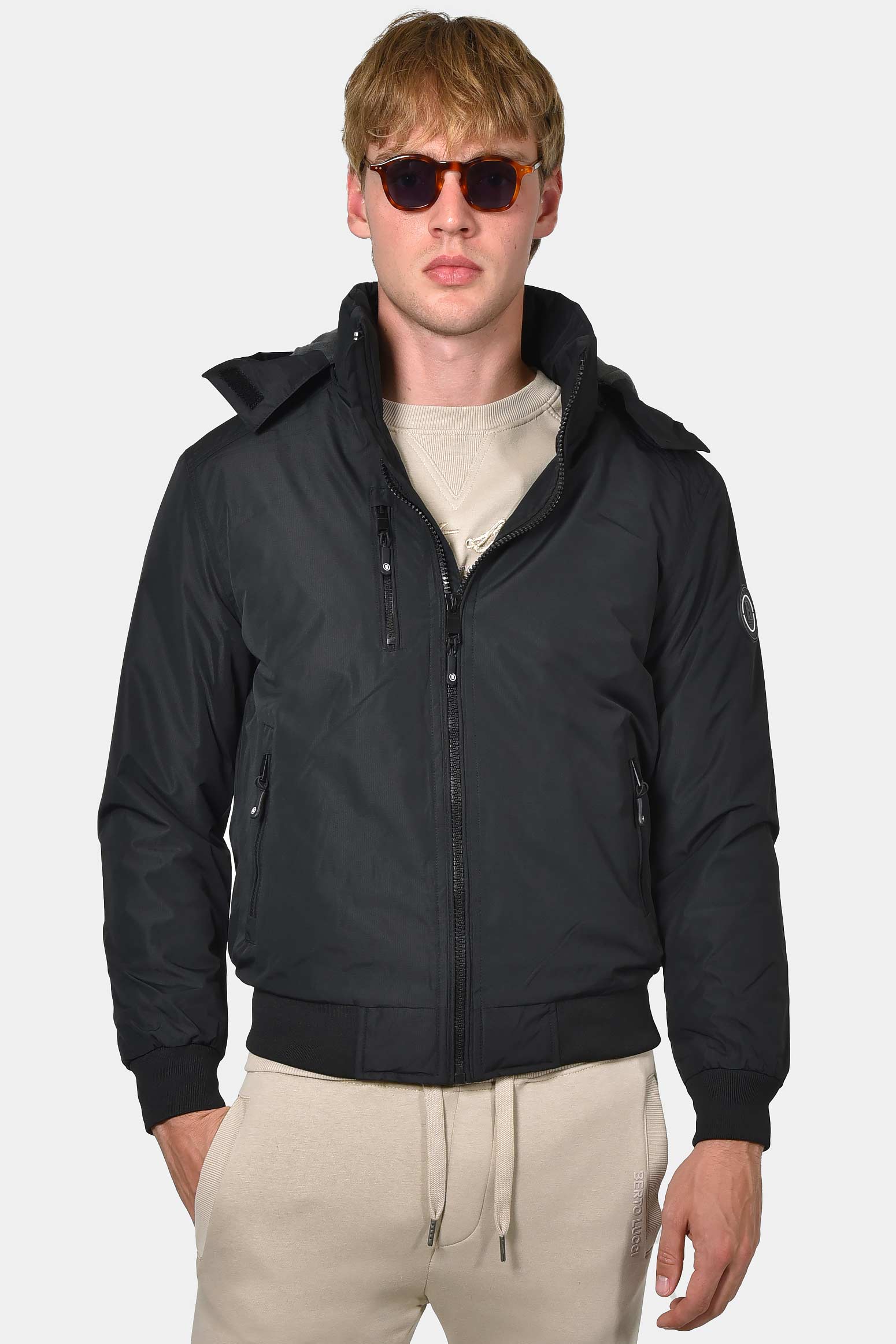 ανδρικό-bomber-μπουφάν-με-αποσπώμενη-κουκούλα-και-fleece-στο-εσωτερικό