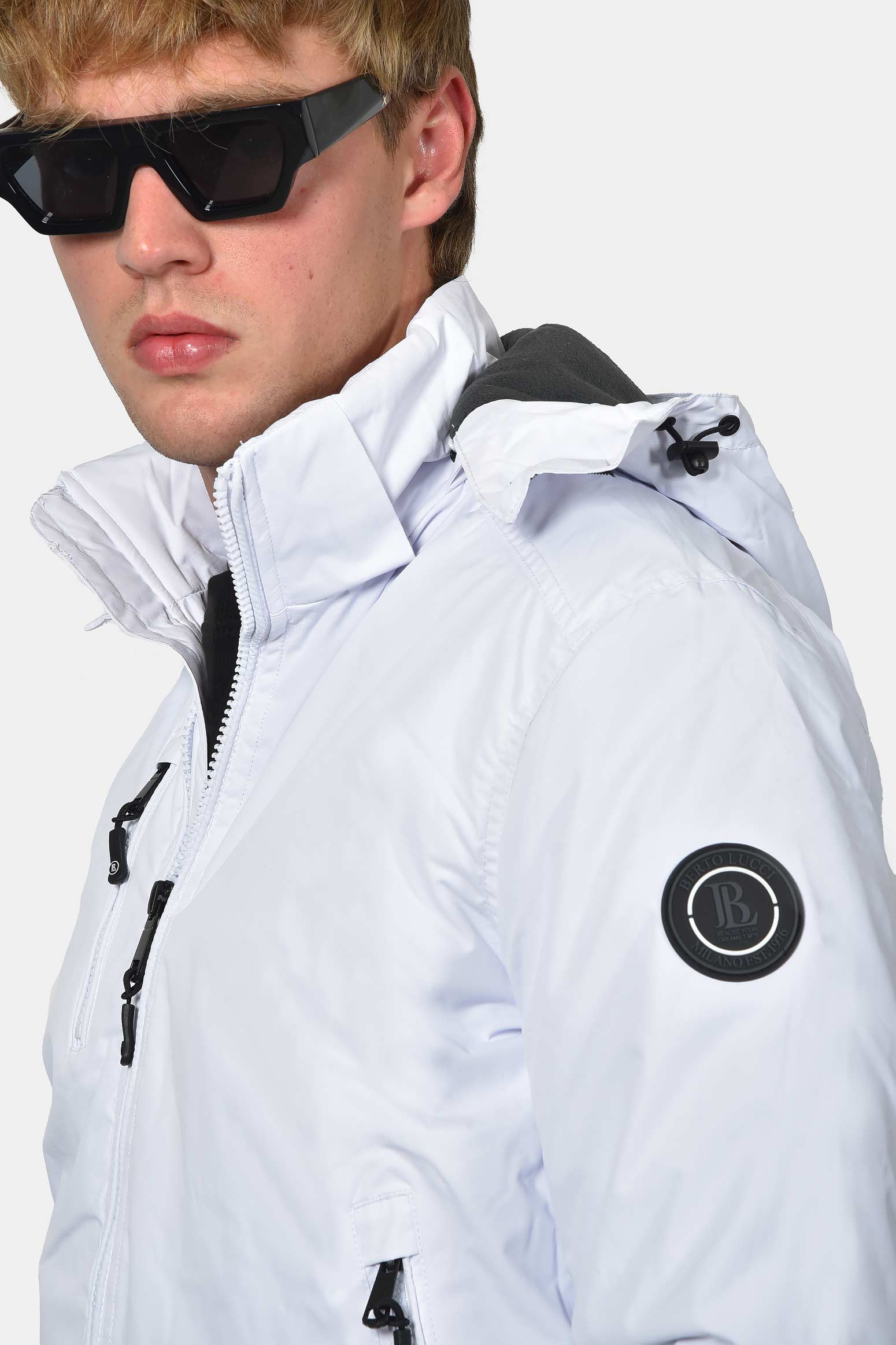 ανδρικό-bomber-μπουφάν-με-αποσπώμενη-κουκούλα-και-fleece-στο-εσωτερικό