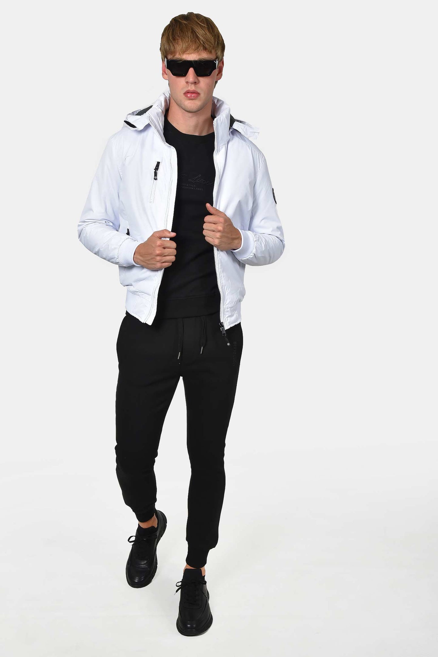 ανδρικό-bomber-μπουφάν-με-αποσπώμενη-κουκούλα-και-fleece-στο-εσωτερικό