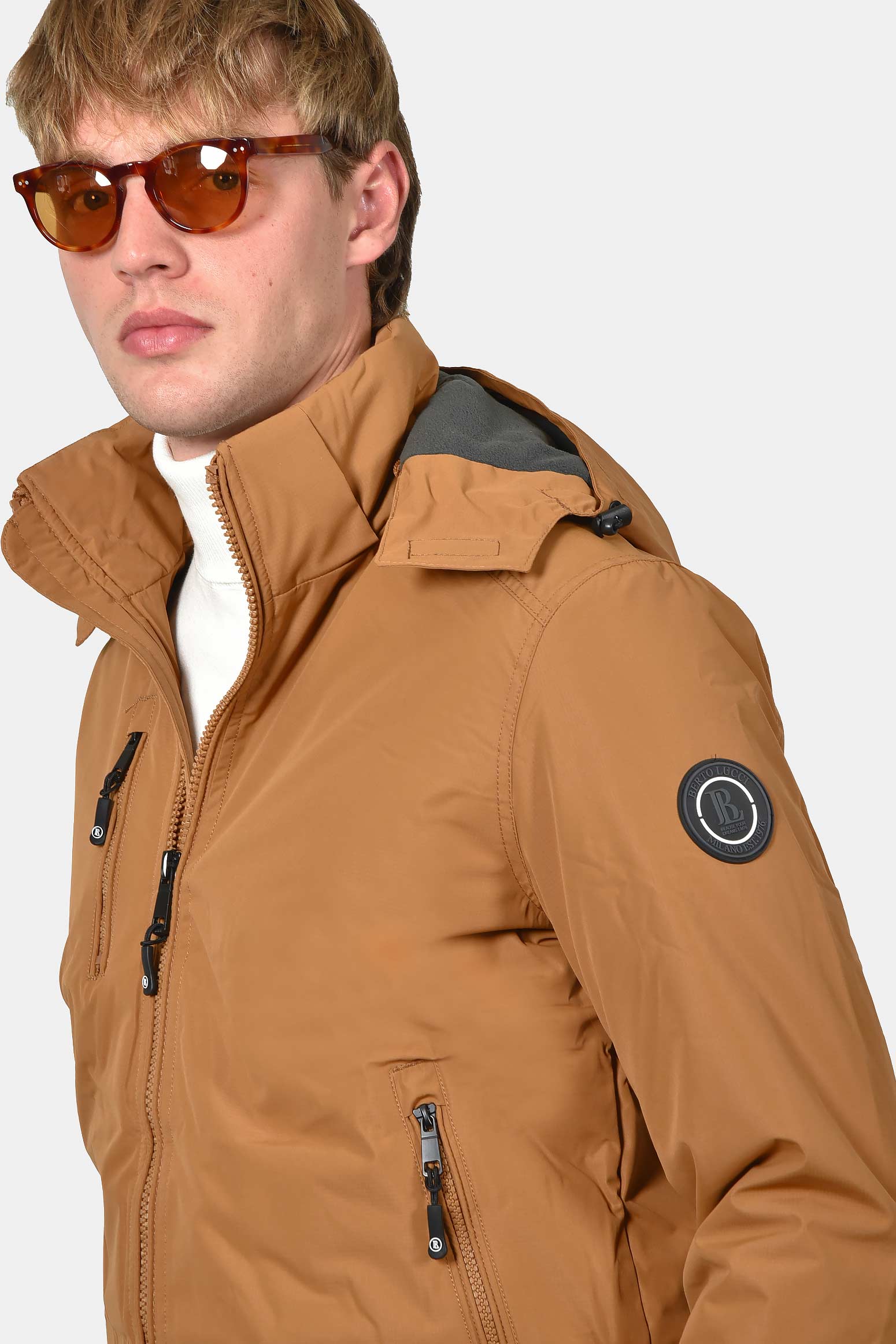 ανδρικό-bomber-μπουφάν-με-αποσπώμενη-κουκούλα-και-fleece-στο-εσωτερικό