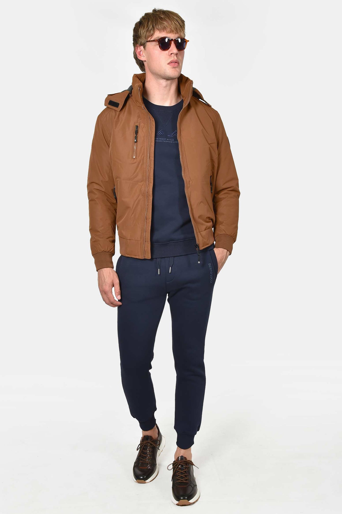 ανδρικό-bomber-μπουφάν-με-αποσπώμενη-κουκούλα-και-fleece-στο-εσωτερικό