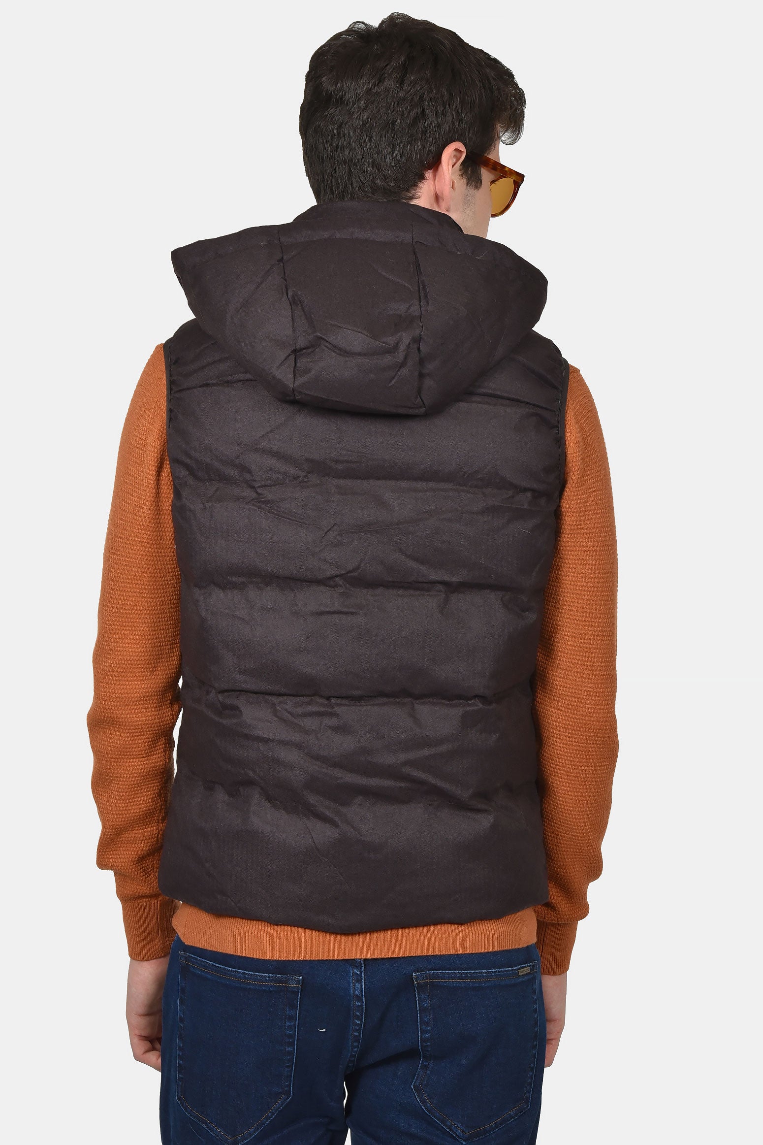 ανδρικό-αμάνικο-καπιτονέ-μπουφάν-normal-fit-με-κουκούλα