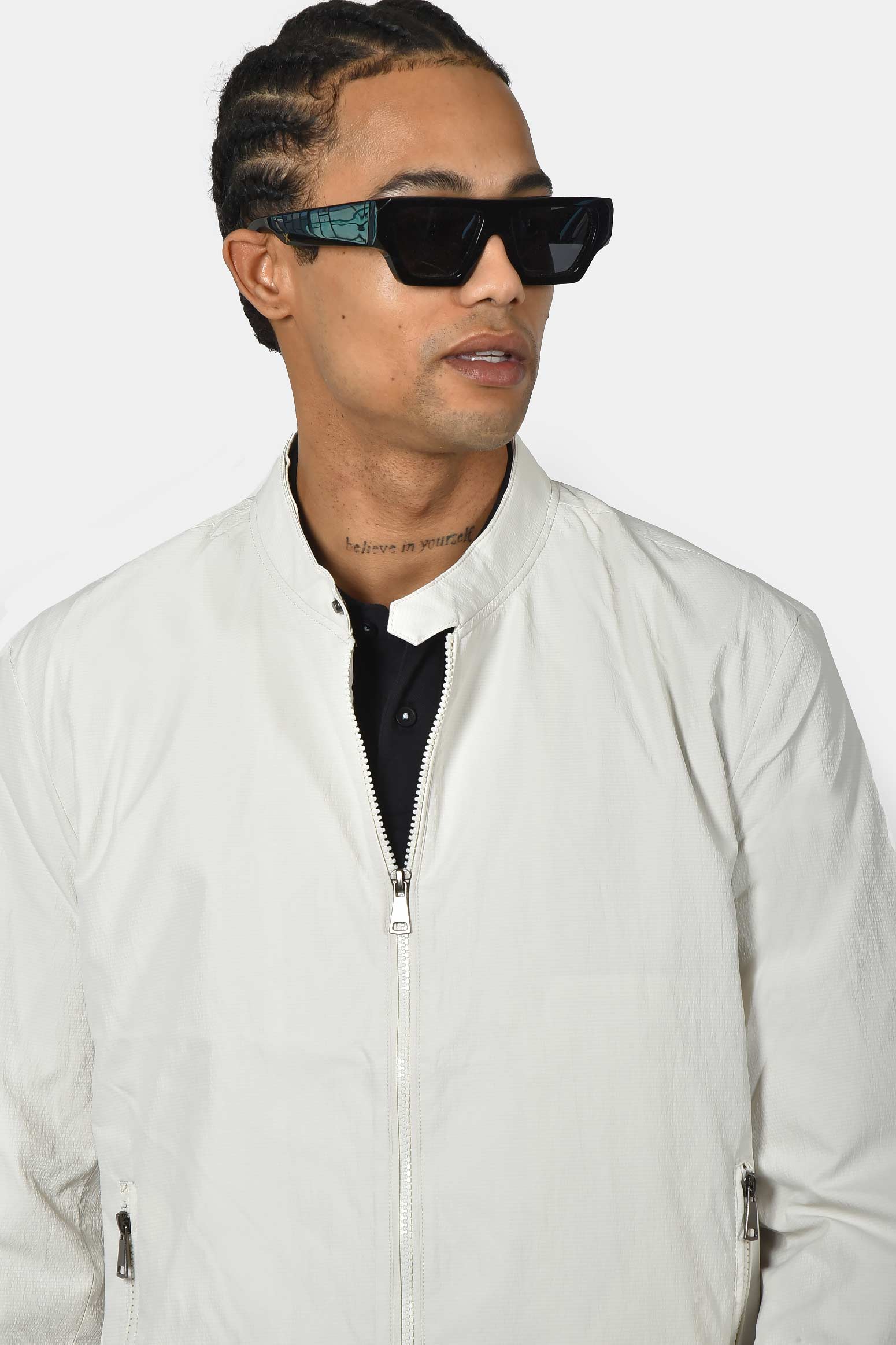 ανδρικό-ανοιξιάτικο-μπουφάν-normal-fit-με-ελαφριά-και-άνετη-εφαρμογή