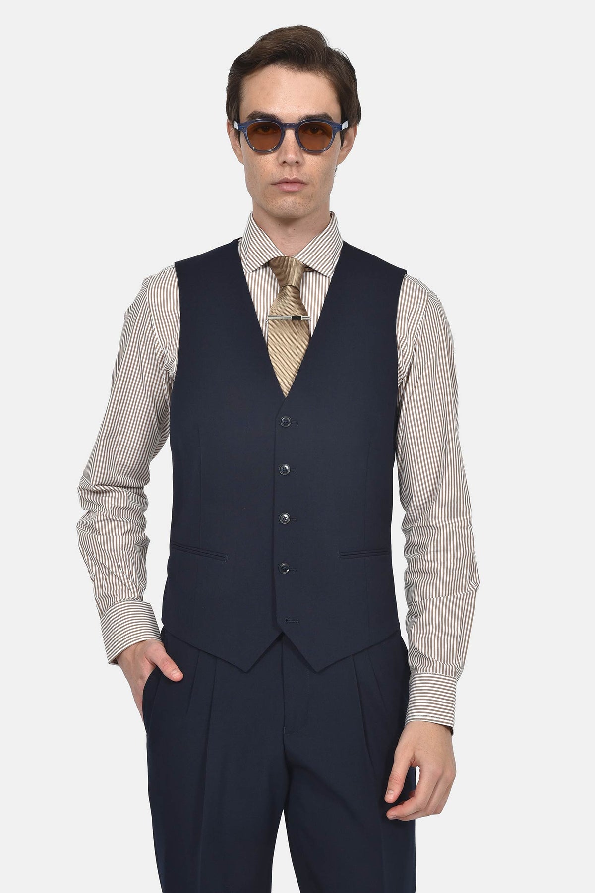 ανδρικό-γιλέκο-slim-fit-με-ζωνάκι-ρύθμισης-στην-πλάτη-&-σατινέ-φινίρισμα-για-επίσημες-εμφανίσεις