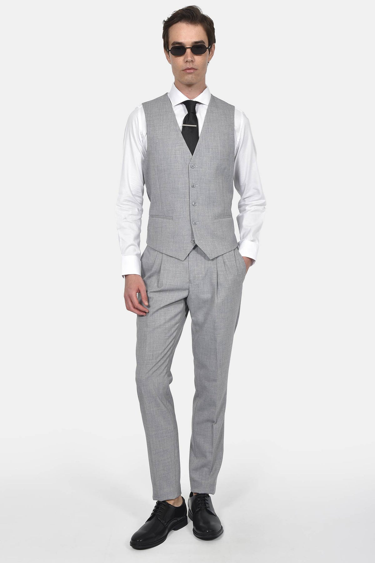 ανδρικό-γιλέκο-slim-fit-με-ζωνάκι-ρύθμισης-στην-πλάτη-&-σατινέ-φινίρισμα-για-επίσημες-εμφανίσεις