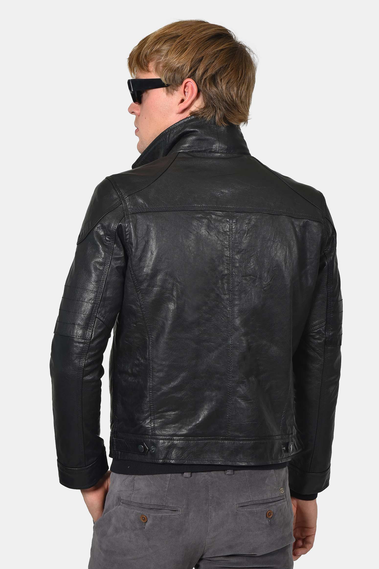 ανδρικό-δερμάτινο-μπουφάν-με-εξωτερικές-τσέπες-και-εσωτερική-αποσπώμενη-επένδυση