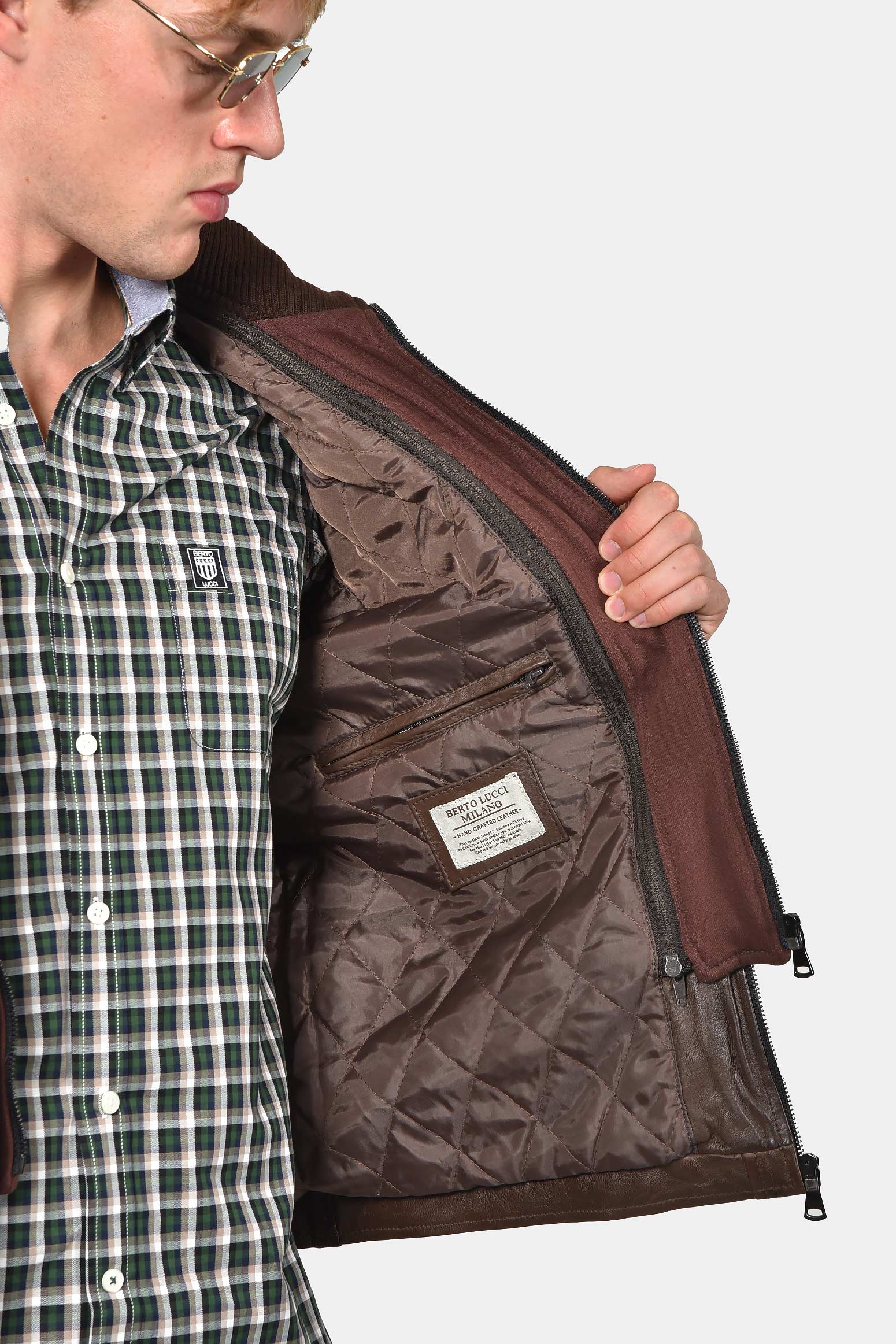 ανδρικό-δερμάτινο-μπουφάν-με-εξωτερικές-τσέπες-και-εσωτερική-αποσπώμενη-επένδυση