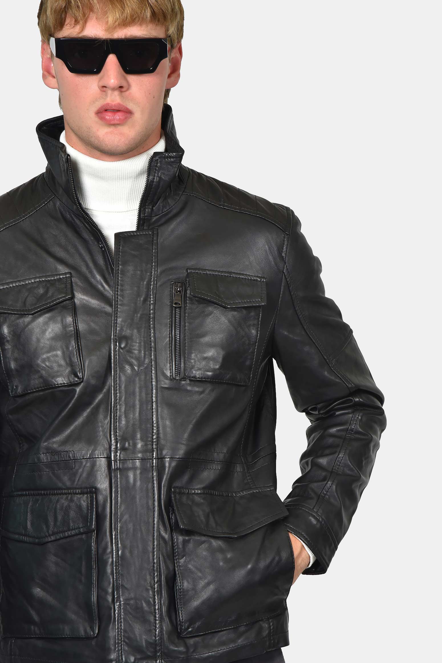 ανδρικό-δερμάτινο-μπουφάν-με-πολλαπλές-τσέπες