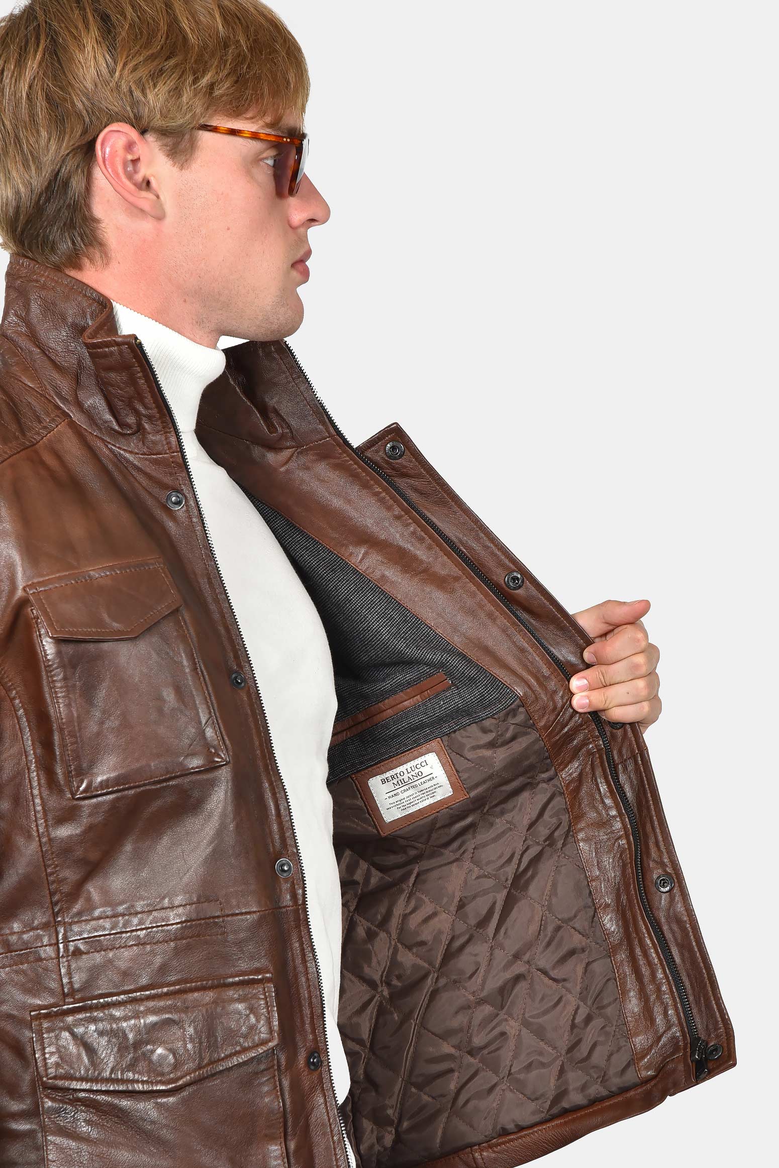ανδρικό-δερμάτινο-μπουφάν-με-πολλαπλές-τσέπες