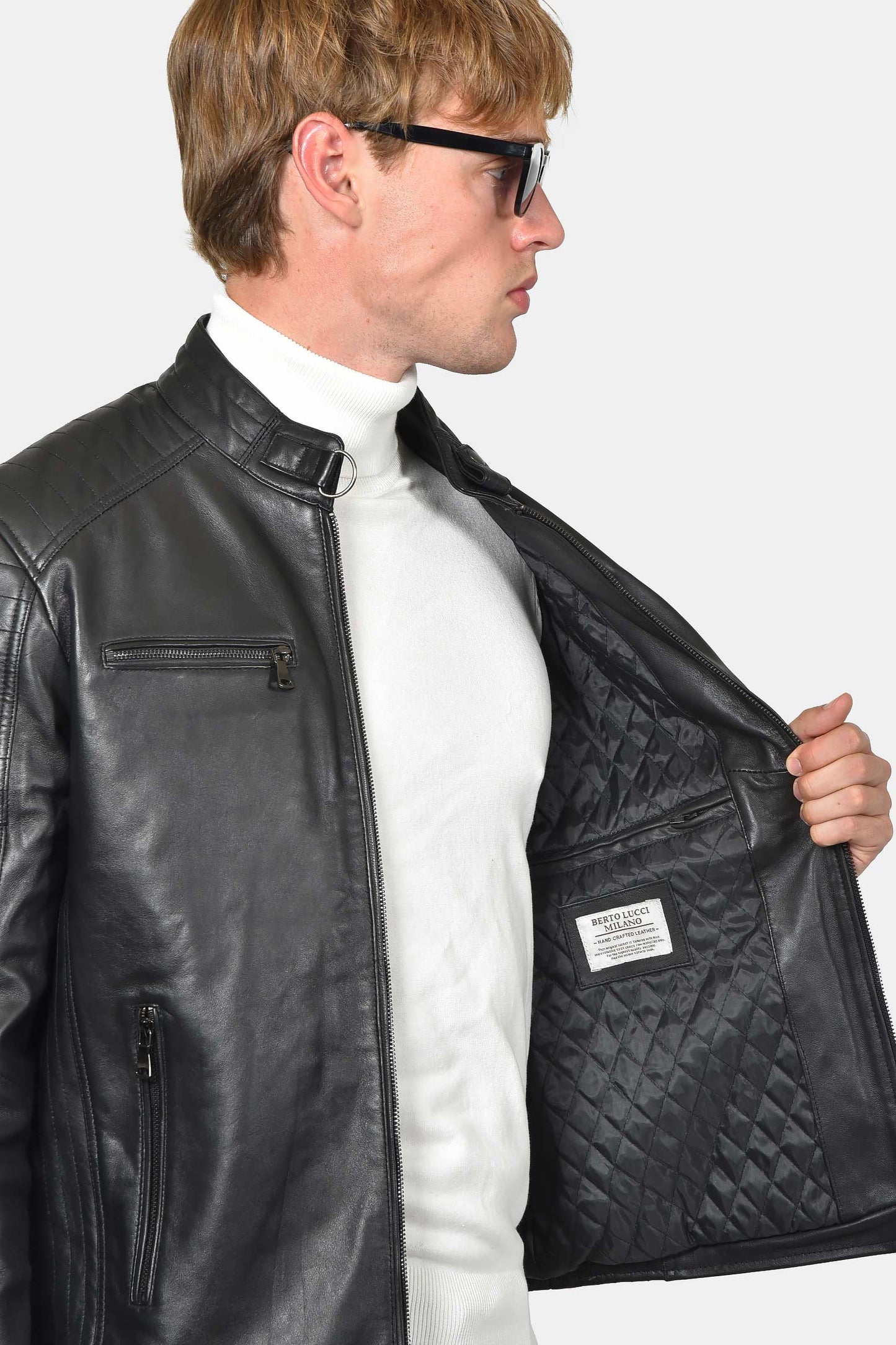 ανδρικό-δερμάτινο-μπουφάν-με-φερμουάρ-στις-τσέπες