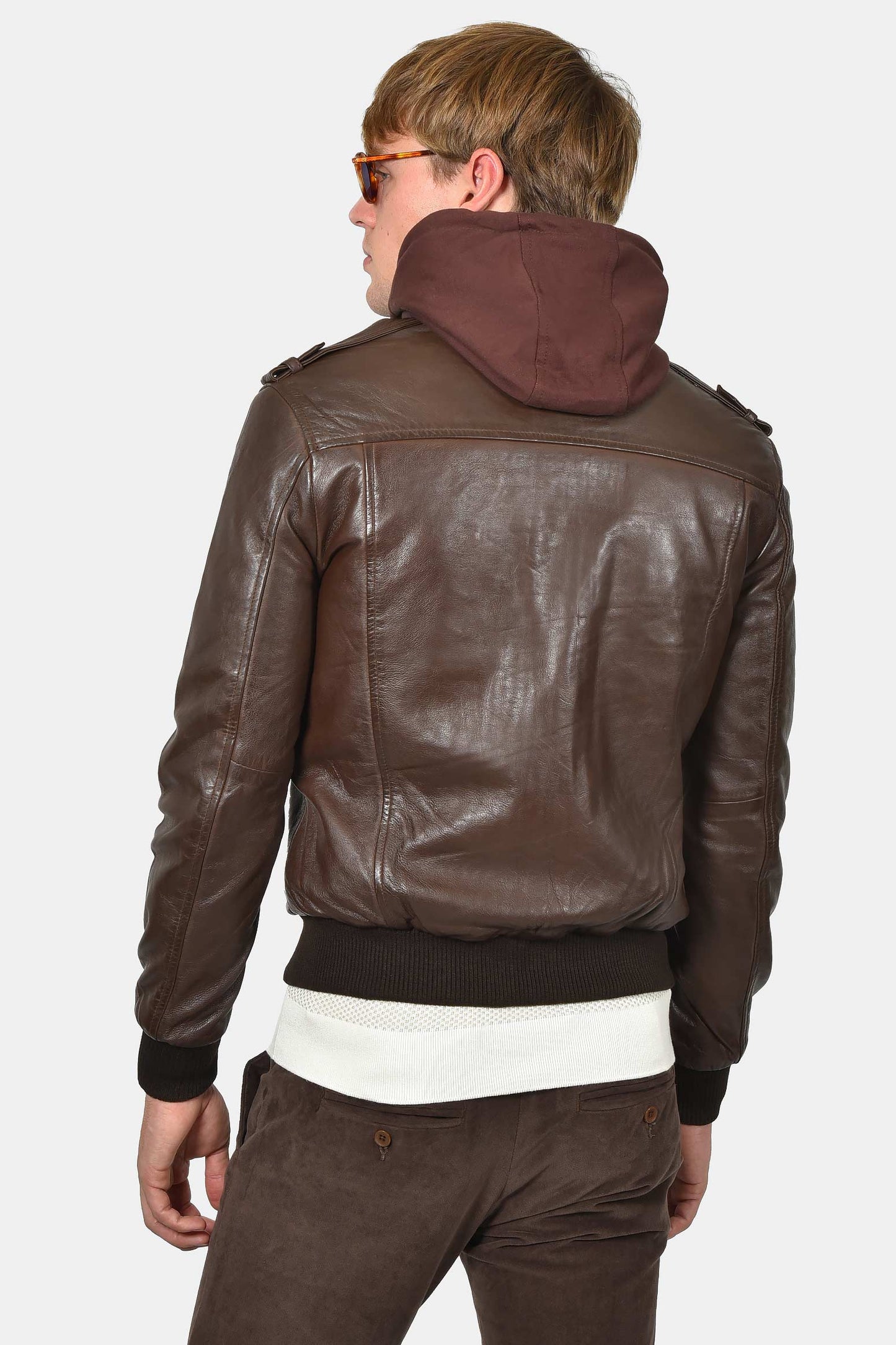 ανδρικό-δερμάτινο-μπουφάν-με-κουκούλα