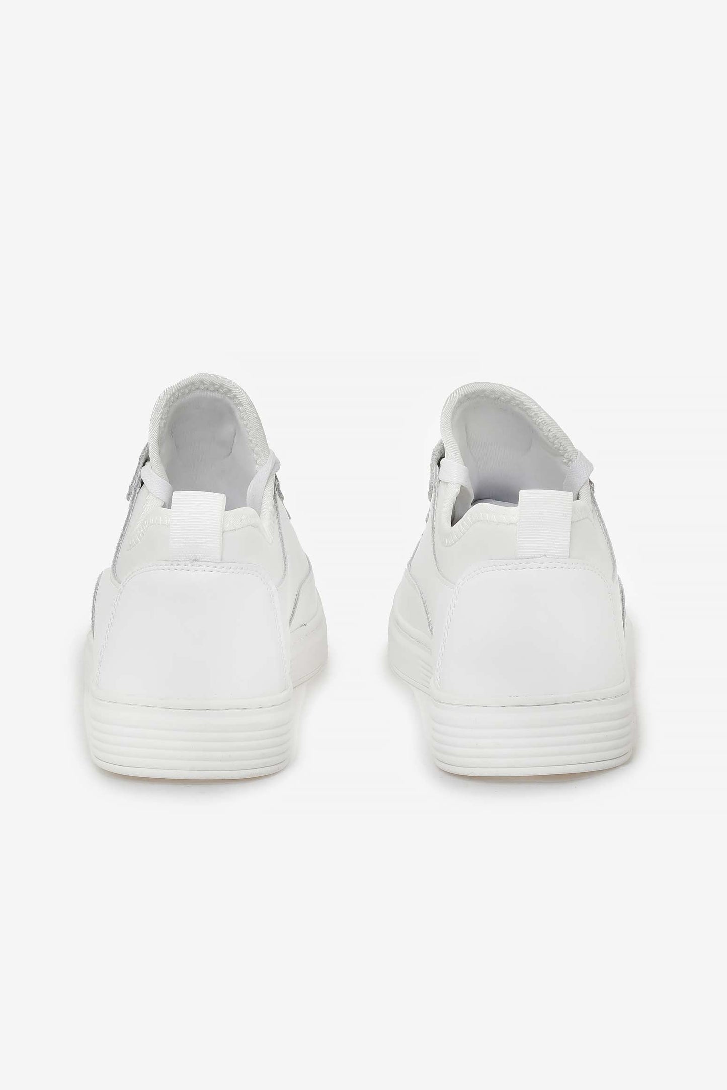 ανδρικό-δερμάτινο-sneaker-με-άσπρη-σόλα