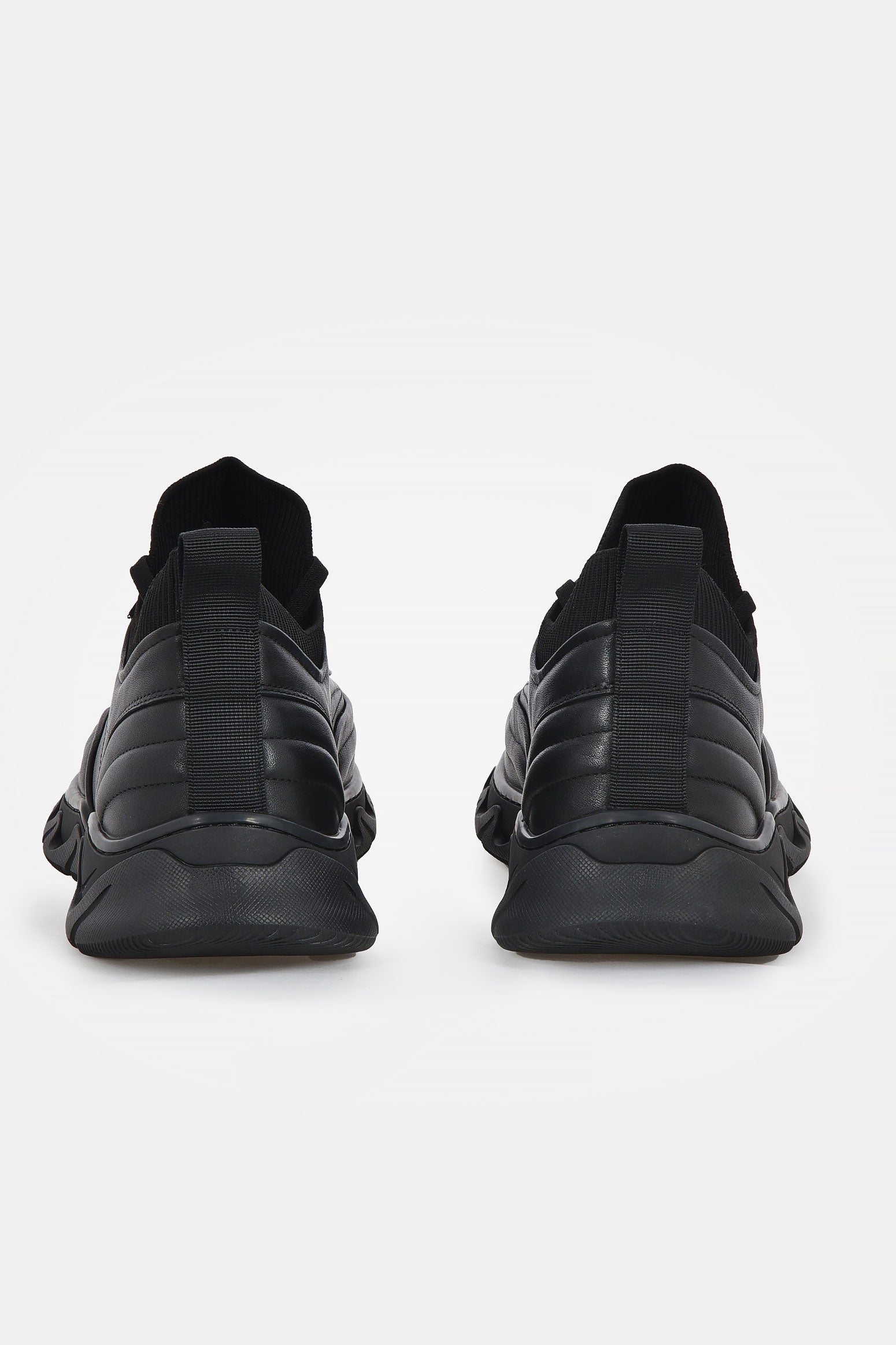 ανδρικό-δερμάτινο-sneaker-με-υφασμάτινο-τελείωμα