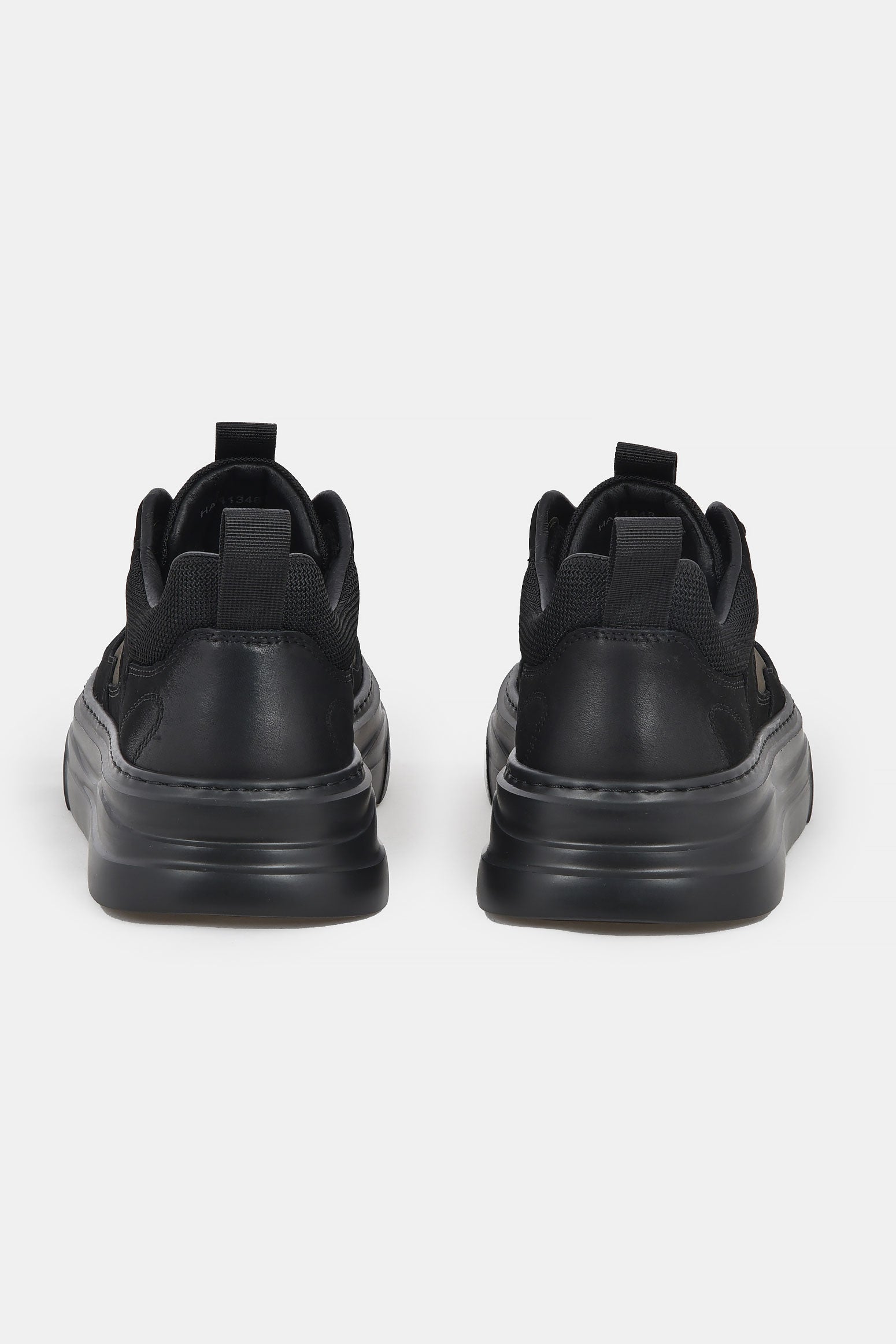 ανδρικό-δερμάτινο-sneaker-με-χοντρή-σόλα-και-διχρωμία