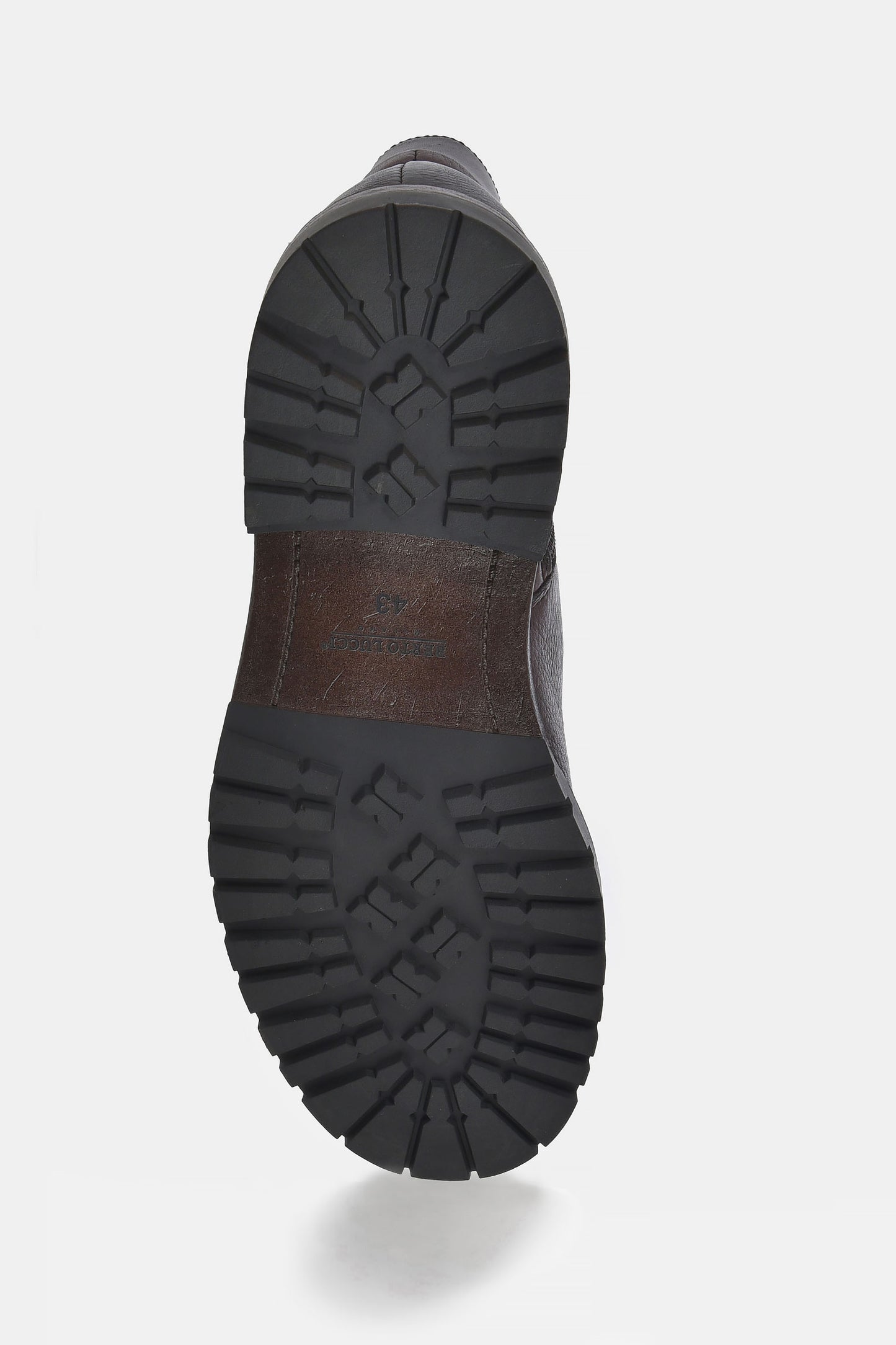 ανδρικά-δερμάτινα-μποτάκια-με-φερμουάρ-και-τρακτερωτή-σόλα