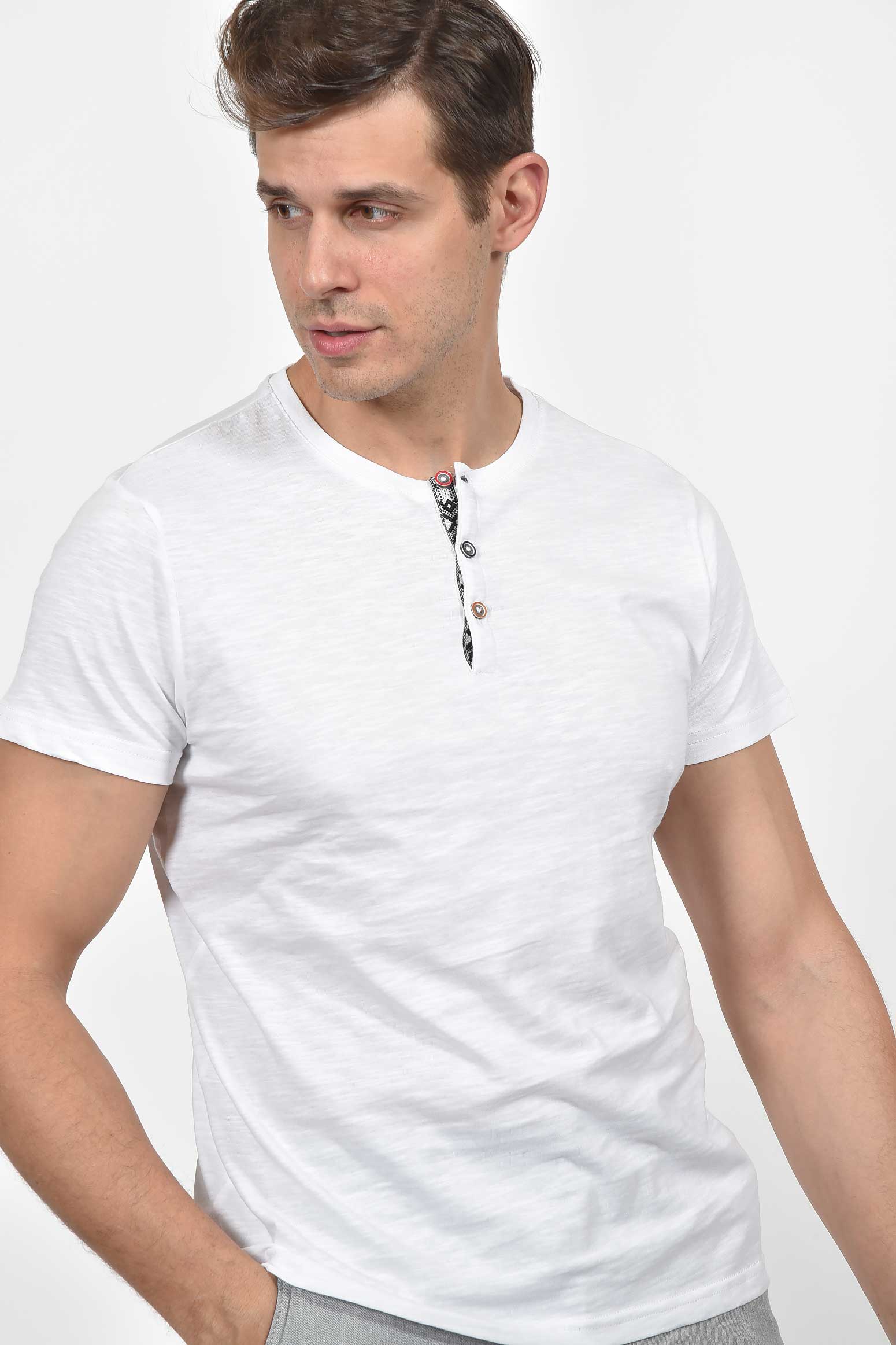 ανδρικό-t-shirt-με-κουμπιά-στην-λαιμόκοψη