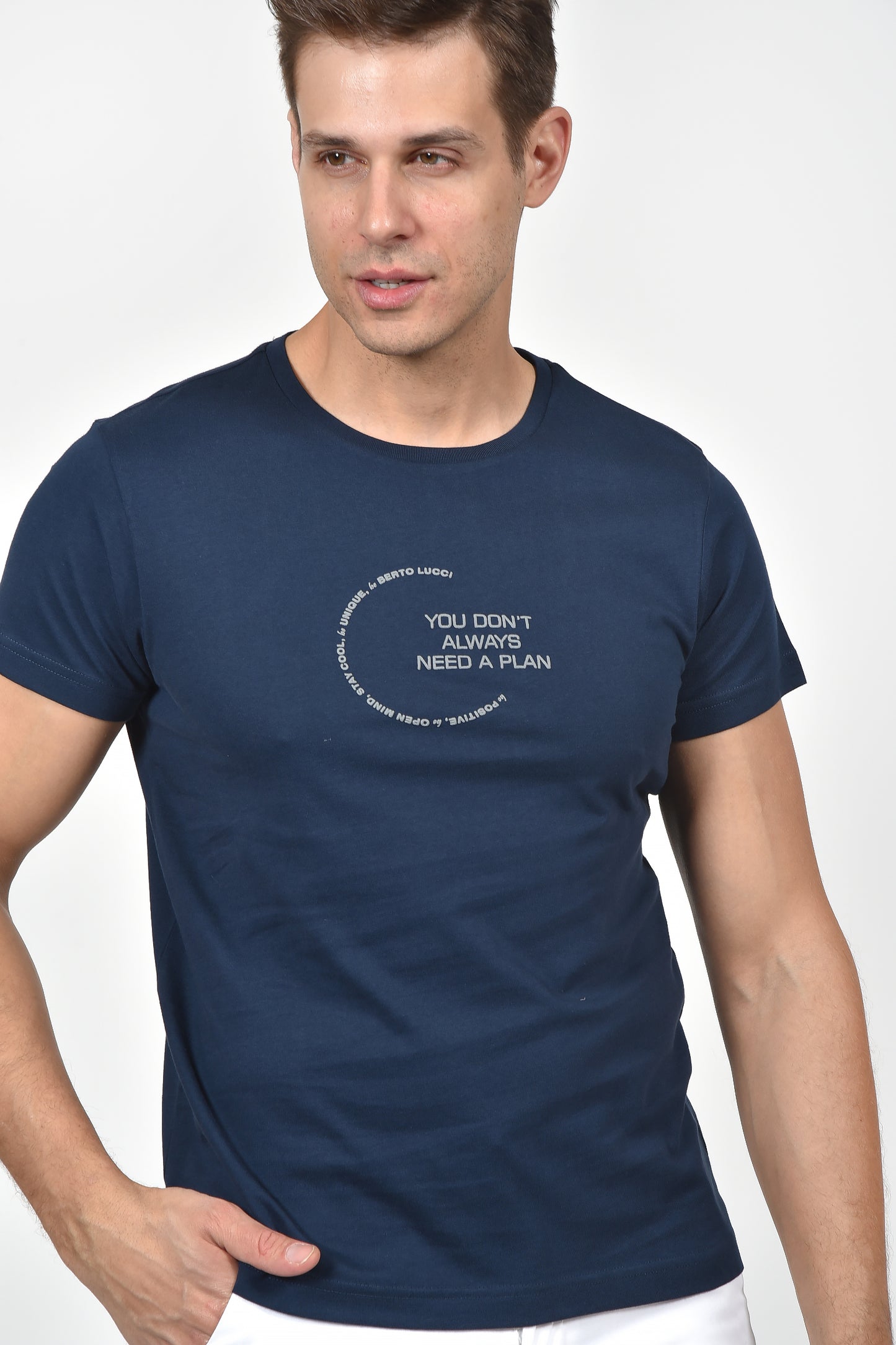 ανδρικό-t-shirt-με-κυκλική-στάμπα